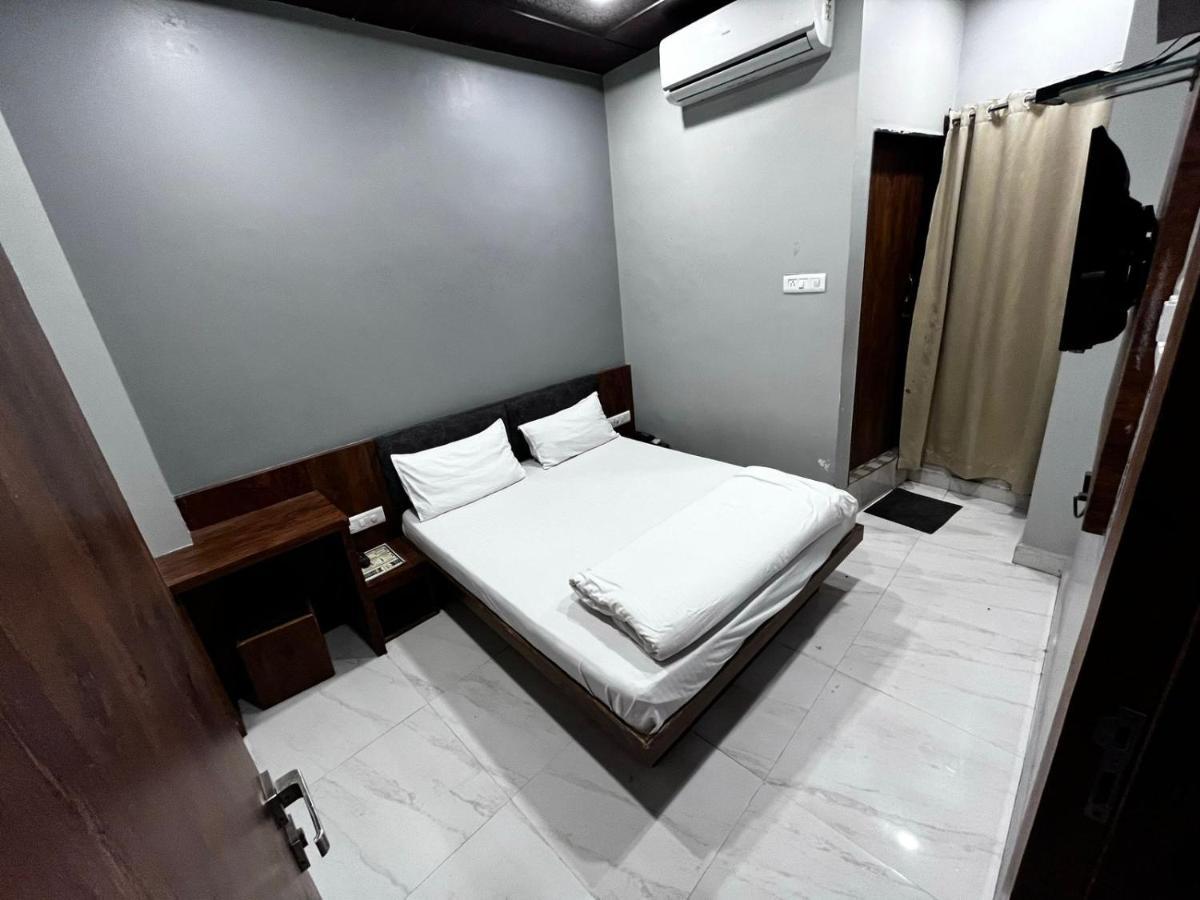Hotel Shankar Ujjain Extérieur photo